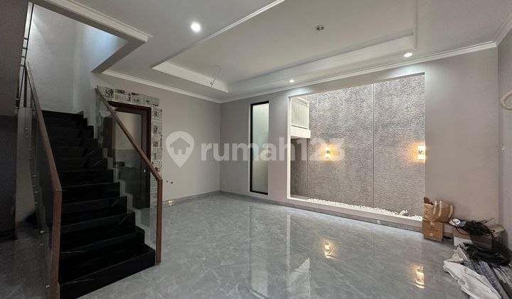 For Sale New Fresh Minimalist Citraland Main House West Surabaya 2