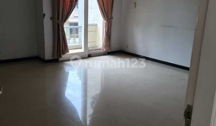 Disewakan Cepat Rumah Minimalis Dekat G-walk Citraland Surabaya 2