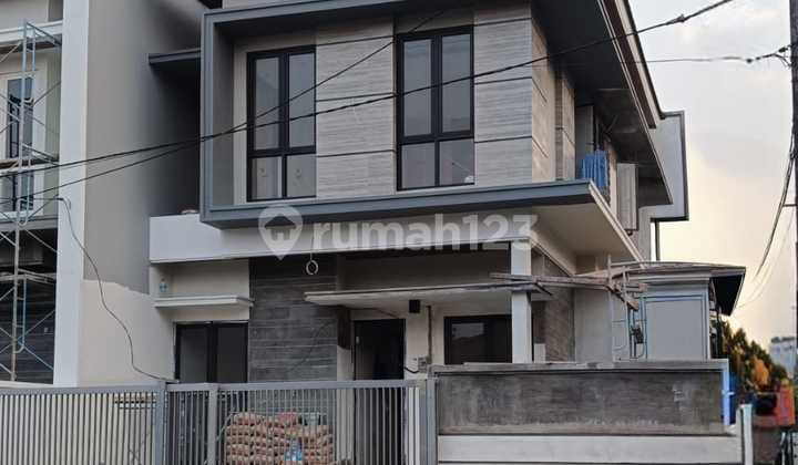 Rumah Modern Baru Gress Jalan Utama Klampis Anom Surabaya Timur