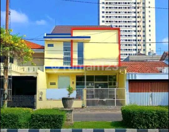 Certainly Profitable! Commercial House at Boulevard Babatan Pratama, Wiyung, Surabaya 1