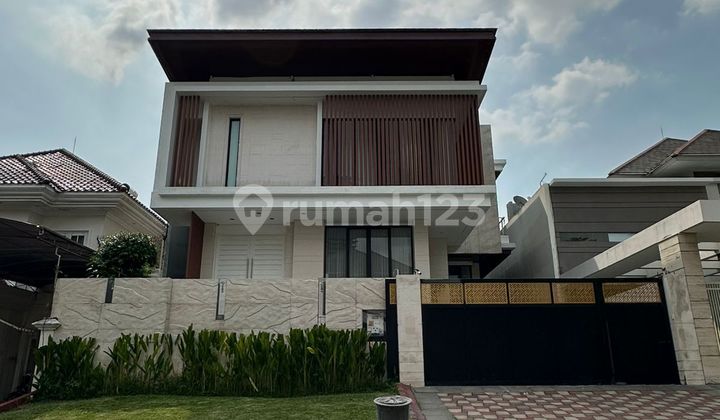 Modern Minimalist Luxury House with Private Lift in Citraland Surabaya Modern Minimalist Luxury House with Private Lift in Citraland Surabaya
