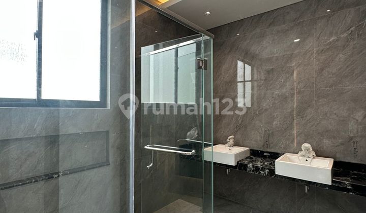 Baru Gress!! Modern Minimalis Split Level! Pakuwon Indah Surabaya 2
