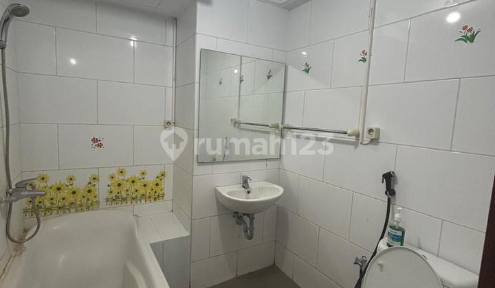 Cheap Furnished Waterplace Tower A Apartment Pakuwon Indah Surabaya 2