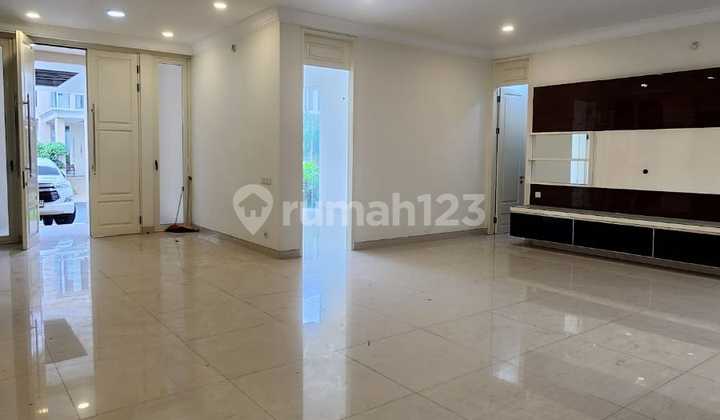 Minimalis Siap Huni La Ritz Golf Pakuwon Indah Surabaya Barat 2