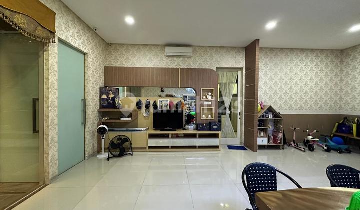 Super Cheap!!! Minimalist Semi Furnished Citraland West Surabaya 2