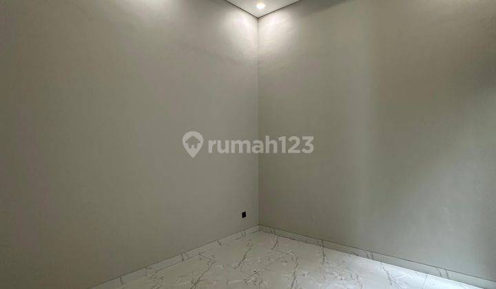 Rumah Baru Gress Modern Minimalis Citraland Utama Surabaya Barat 2