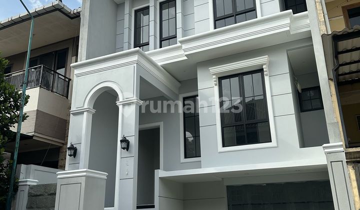 Rumah 3 Lantai Baru Gress American Style Graha Famili Surabaya
