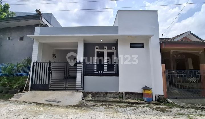 Beautiful 1.5-Story House Readydi Pudak Payung, Banyumanik, Semarang 1