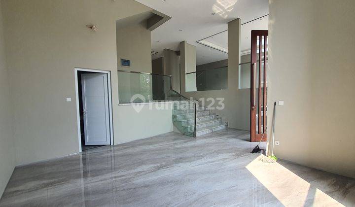 Rumah Siap Huni 3 Lantai Raffles Garden Citraland Surabaya Barat 2