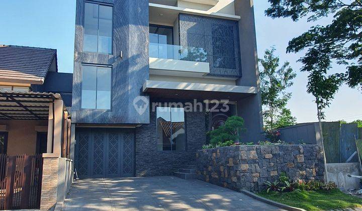 Rumah Luxury Eastwood Regency Citraland Surabaya Barat 1