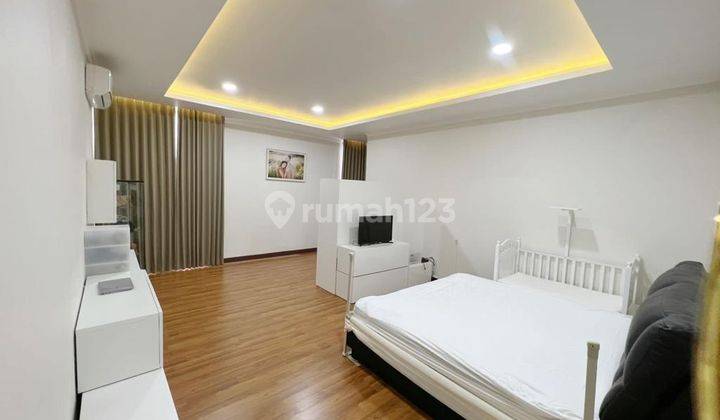 Rumah Modern Minimalis 2 Lantai Semi Furnish Siap Huni Utorejo Utara Mulyosari Surabaya  2