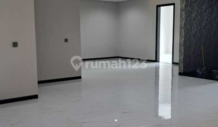 7M Already Got a 3-Story Luxury House in Woodland Citraland West Surabaya 2