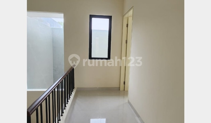 New Citraland Utama Woodland House, West Surabaya 2