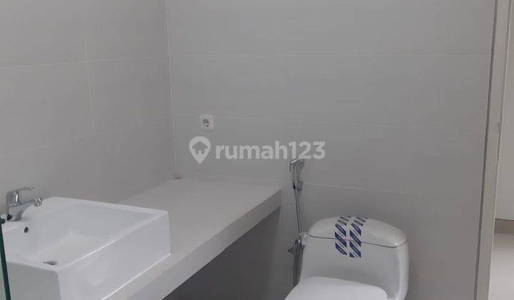 Rumah Minimalis Baru Gress di Greenlake Citraland Surabaya Barat, Surabaya 2