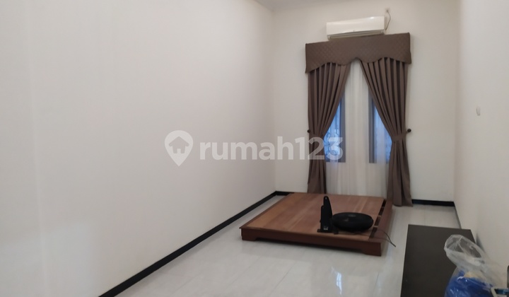 Rumah Bagus Semi Furnished SHM di Gunung Pati, Semarang 3