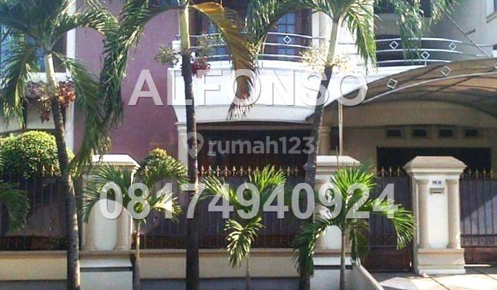 Rumah Design Classic With Private Pool Metro Pondok Indah 1