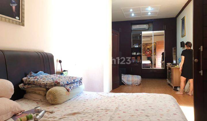 Rumah Sunter Garden 2.5 Lantai Siap Huni Bagus 7