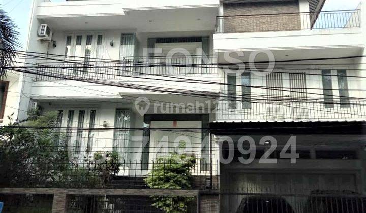 Rumah Sunter Garden Minimalis 3 Lt Model Split Level 1