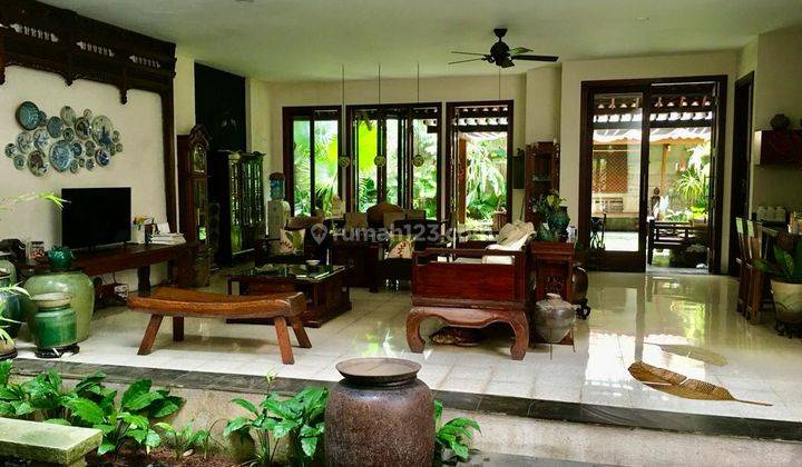 Rumah Design Vila Unik Dan Klasik Permata Hijau 1