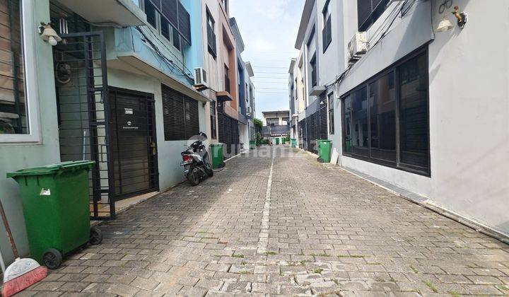 Townhouse Rasamala Tomang 3LT Siap Huni 2