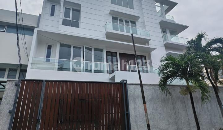 Rumah Minimalis Paradise 2 4LT Hook Lift dan Pool Rumah Minimalis Paradise 2 4LT Hook Lift dan Pool