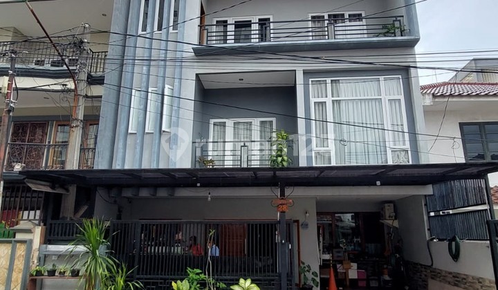 Sunter Graha Pratama 3-Story Minimalist Furnished House