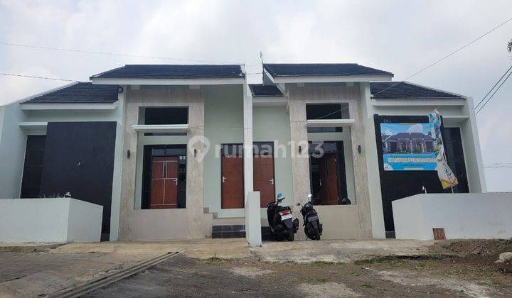 Rumah Minimalis di Komplek Bumi Kahuripan Residence