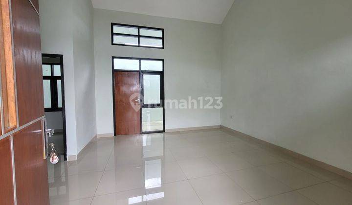 Rumah Minimalis di Komplek Bumi Kahuripan Residence
