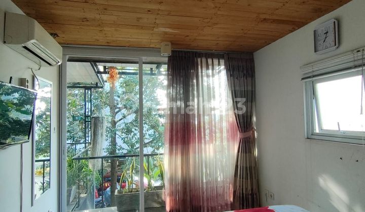 Rumah bergaya Villa Sejuk dan Nyaman di Sayap Cikutra