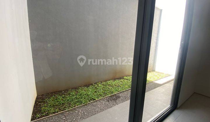 Rumah mewah 2 lantai siap huni di Setraduta Bandung semi furnish 2