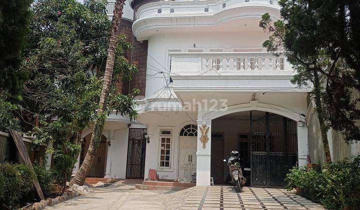 Rumah Mewah di Babakan jeruk Pasteur Bandung ada Kolam Renang 1