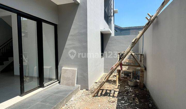 Rumah Baru 2 Lantai Posisi Hook Belakang Setraduta Bandung Utara  2