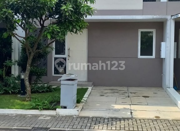 Dijual Rumah Tipe Dayana di Summarecon Bandung Harga Terjangkau. Carport 1.