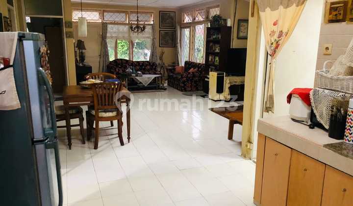 SHM House on Awiligar St., Near Pahlawan Park Bandung, Strategic Location. 2