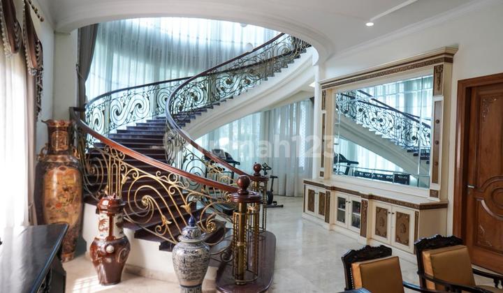 Rumah Mewah Siap Huni di Jalan Morotai Rumah Mewah Siap Huni di Jalan Morotai