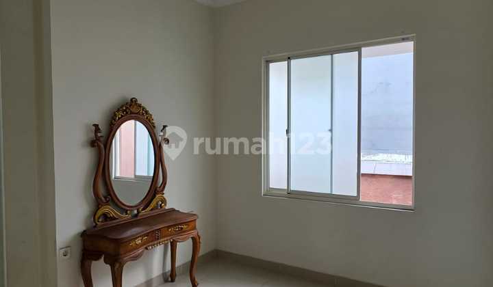 Cluster Flamingo The Spring Summarecon Serpong Tangerang Banten 2