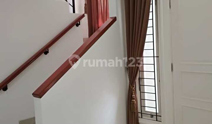 Rumah Hoek 2 Tingkat Garnet PHG Gading Serpong  2
