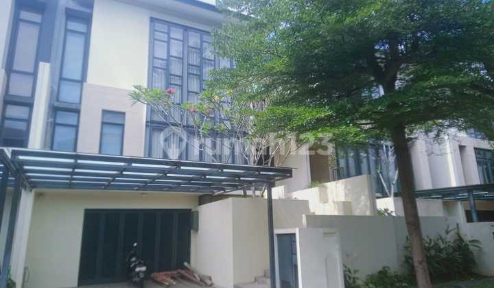 Rumah Mewah Lancewood at Navapark BSD City