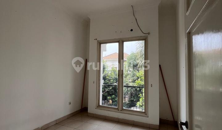 Rumah Taman Crystal Summarecon Serpong Tangerang 2