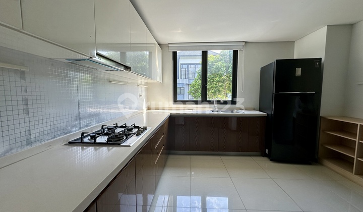Rumah Full Furnished di Navapark Cluster Lakewood BSD City 2
