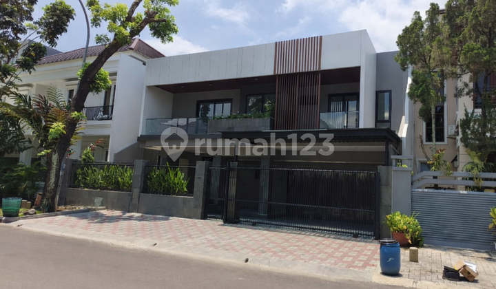 Renovated House on Boulevard Puspita Loka Street, BSD City, with Rooftop
