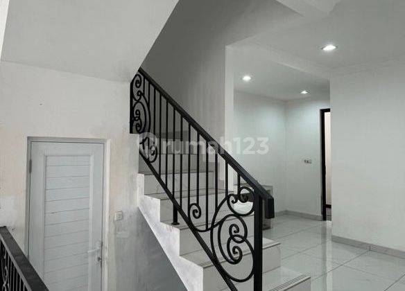 Dijual Rumah American Classic di Duta Garden Tangerang 2