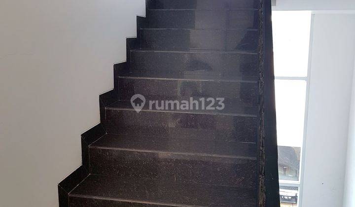 Dijual Rumah Hook Murah 3.5 Lantai di Cluster Anthea Bsd 2