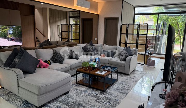 Semi-Furnished Corner House Next to Club House