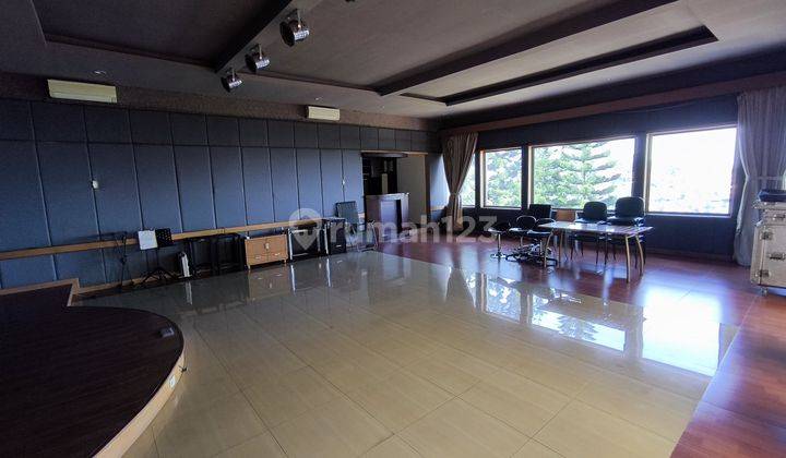 Rumah Asri Terawat Strategis Full Furnish di Dago Pakar Bandung 1