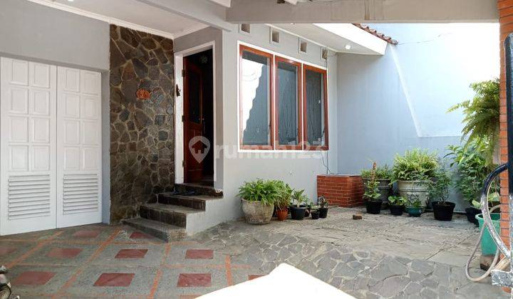 Rumah Cantik 2 Lantai di Cicadas Cikutra Bandung  1