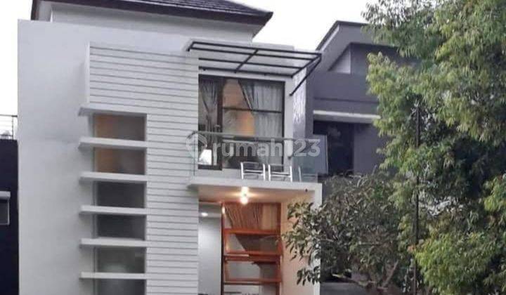 Rumah Nyaman 3 Lantai di Dago Resort Bandung Utara 1