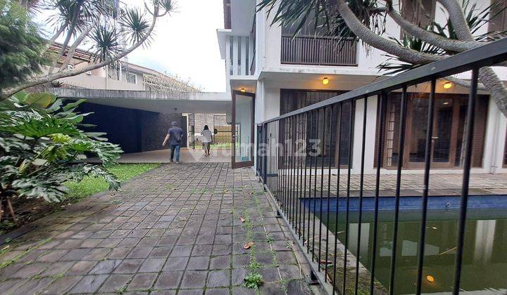 Rumah Mewah Kolam Renang & Furnish di Hegarmanah Bandung Utara 1