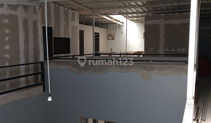 Rumah + Tempat Usaha 3lantai di Komp Sanggar Hurip Soekarno Hatta 1