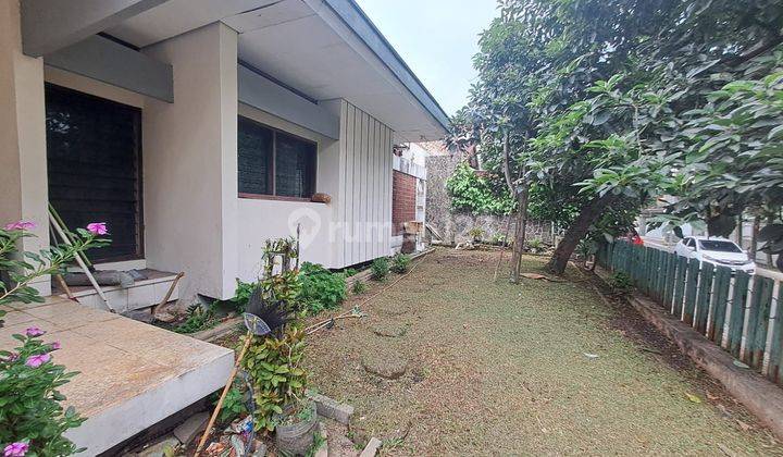 Rumah Klasik Terawat Asri Strategis di Sayap Dago Bandung Kota 2